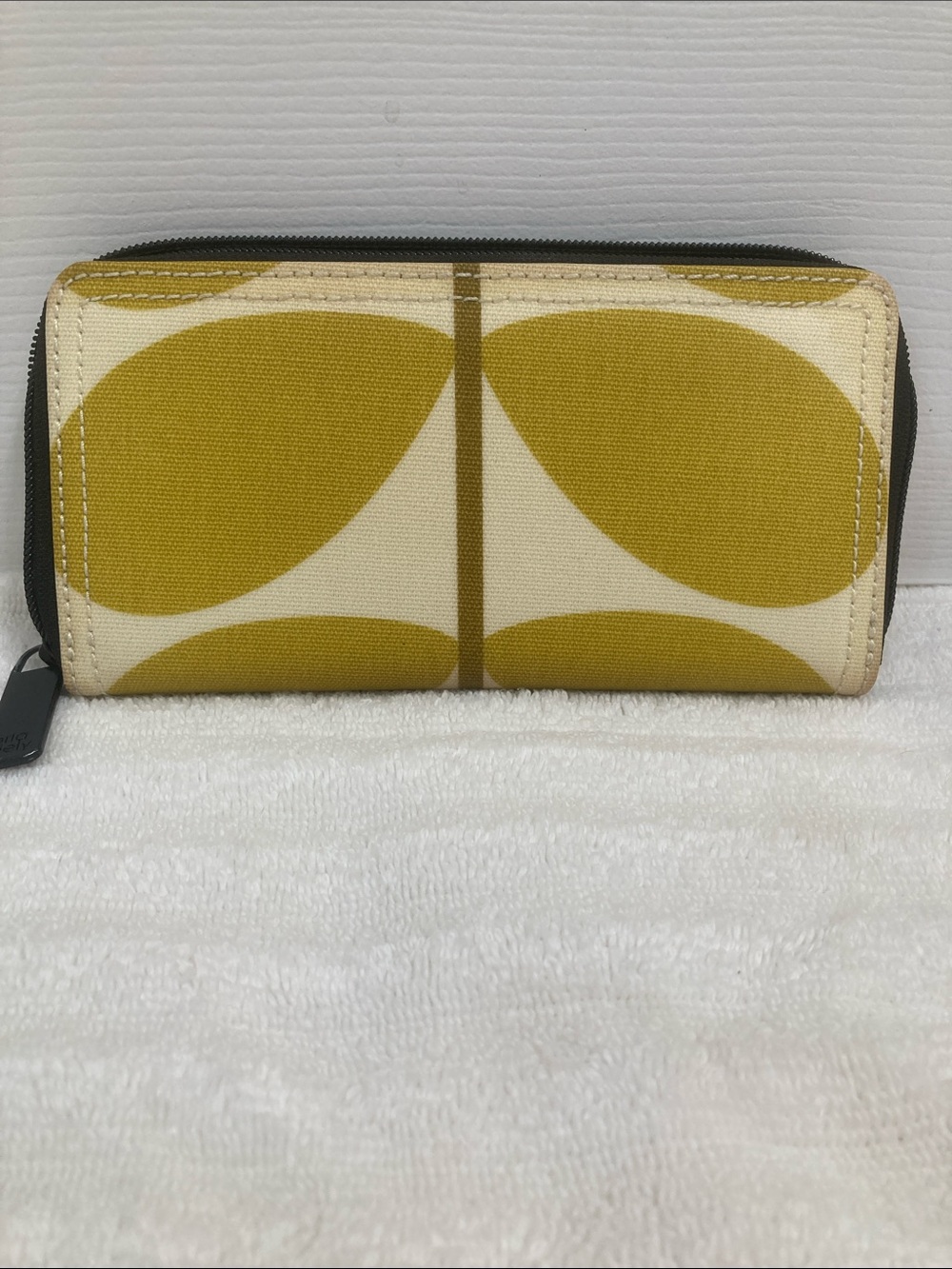 Orla Kiely Mustard Yellow and Cream Leaf-Print Zip Wallet - Picture 2 of 6
